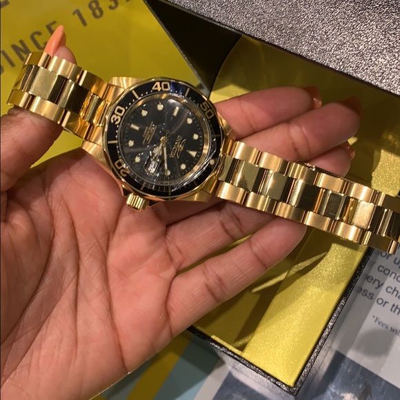 New invictia watch never worn !! - Picture 3 of 3